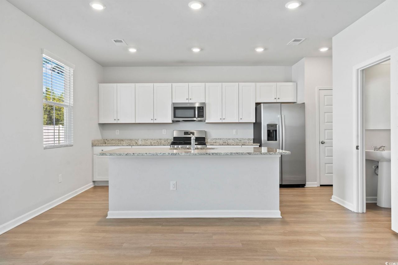 78 S Reindeer Rd. Photo 9