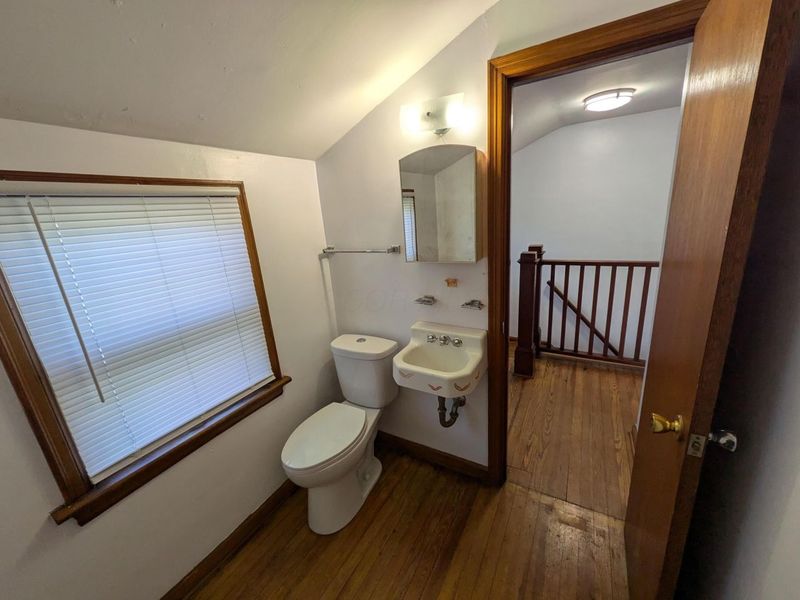 2225 Medina Avenue, Columbus, OH 43211 Photo 10