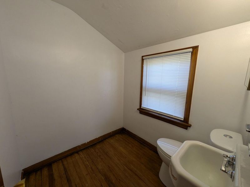 2225 Medina Avenue, Columbus, OH 43211 Photo 11