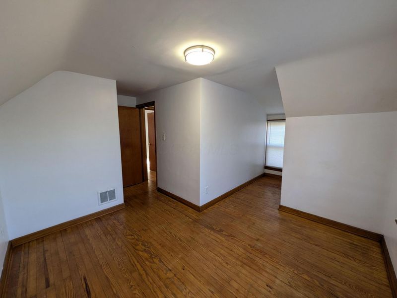 2225 Medina Avenue, Columbus, OH 43211 Photo 14