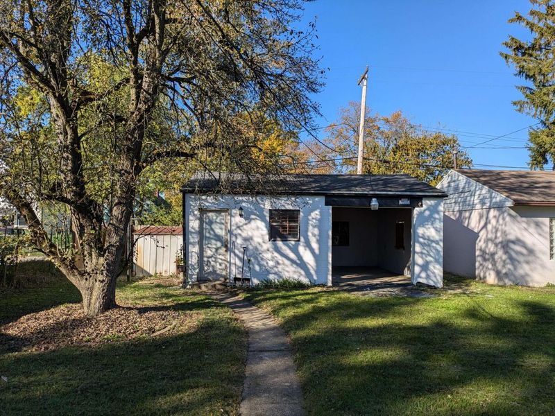 2225 Medina Avenue, Columbus, OH 43211 Photo 25