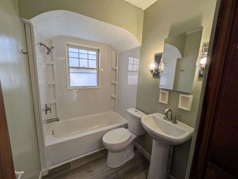 2225 Medina Avenue, Columbus, OH 43211 Photo 8