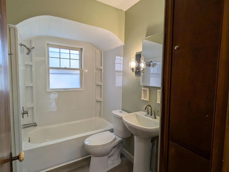 2225 Medina Avenue, Columbus, OH 43211 Photo 9