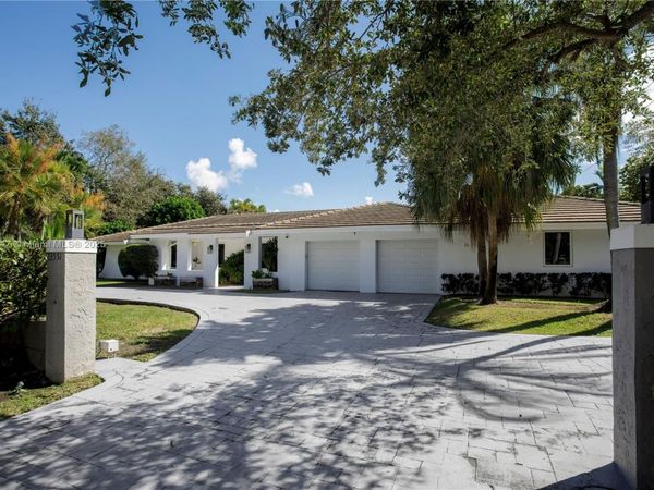 13551 SW 62nd Ave, Pinecrest, FL 33156