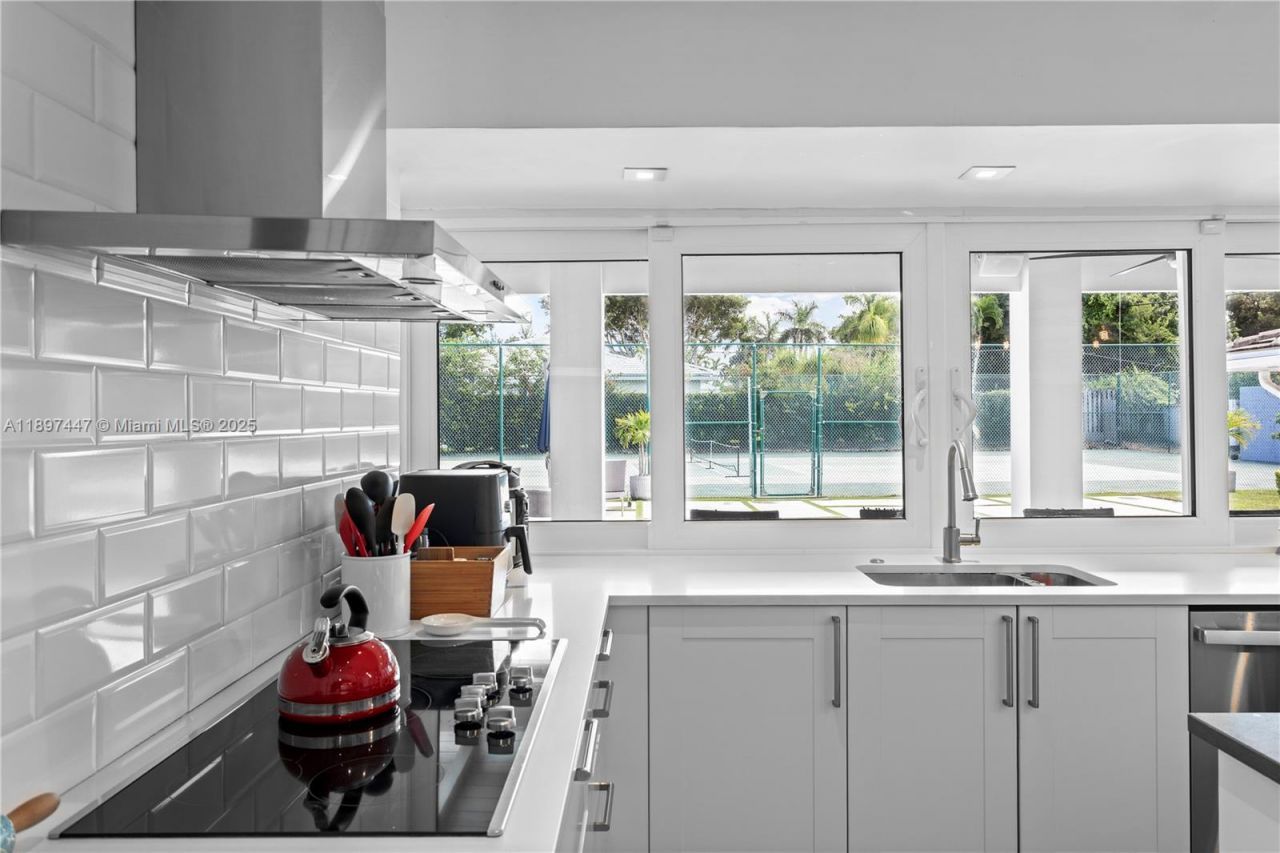 13551 SW 62nd Ave, Pinecrest, FL 33156 Photo