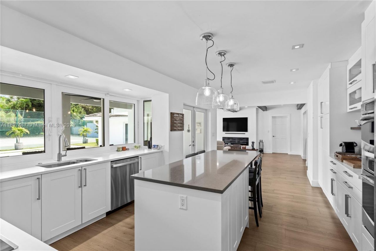 13551 SW 62nd Ave, Pinecrest, FL 33156 Photo