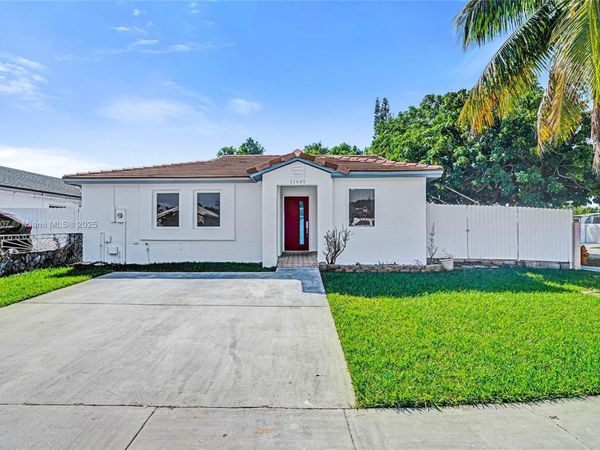 11482 SW 181st St, Miami, FL 33157