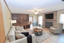 553 Kendall Drive photo 4