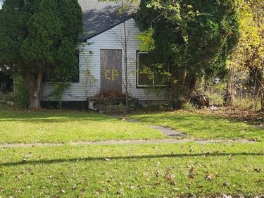 3722 Sterling Street, Flint, MI 48504