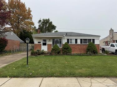 17970 S Wind Drive, Fraser, MI 48026