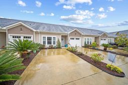 231 Je Edward Dr. photo 4