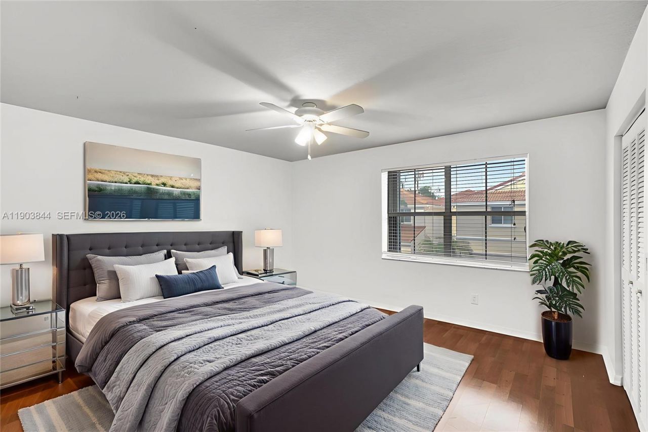 1046 Satinleaf St, Hollywood, FL 33019 Photo