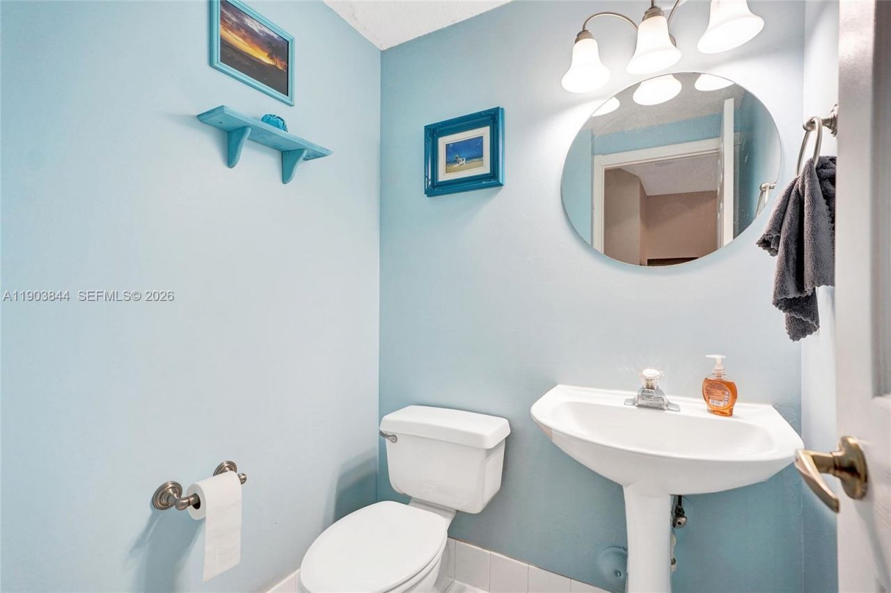 1046 Satinleaf St, Hollywood, FL 33019 Photo