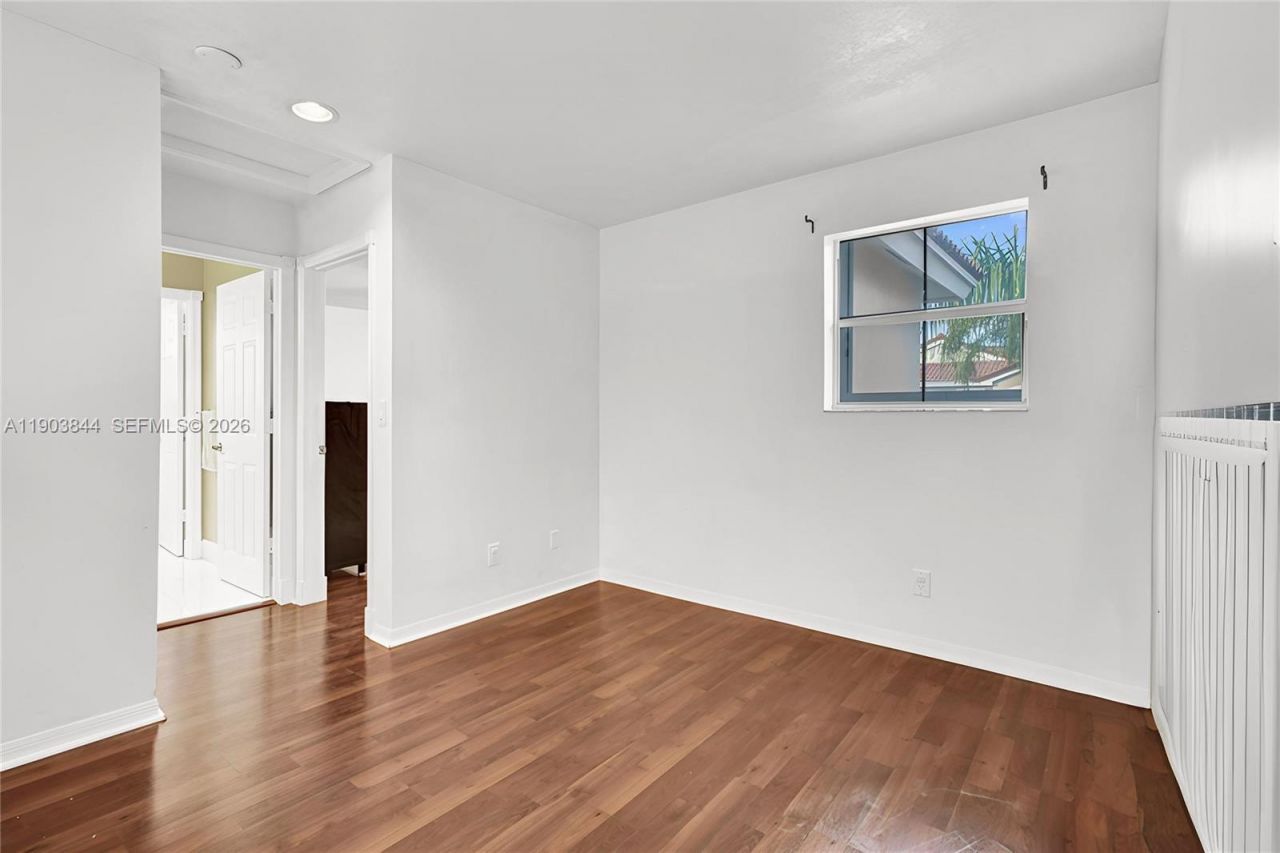 1046 Satinleaf St, Hollywood, FL 33019 Photo