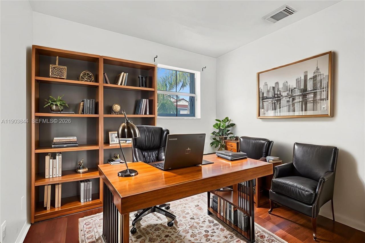 1046 Satinleaf St, Hollywood, FL 33019 Photo