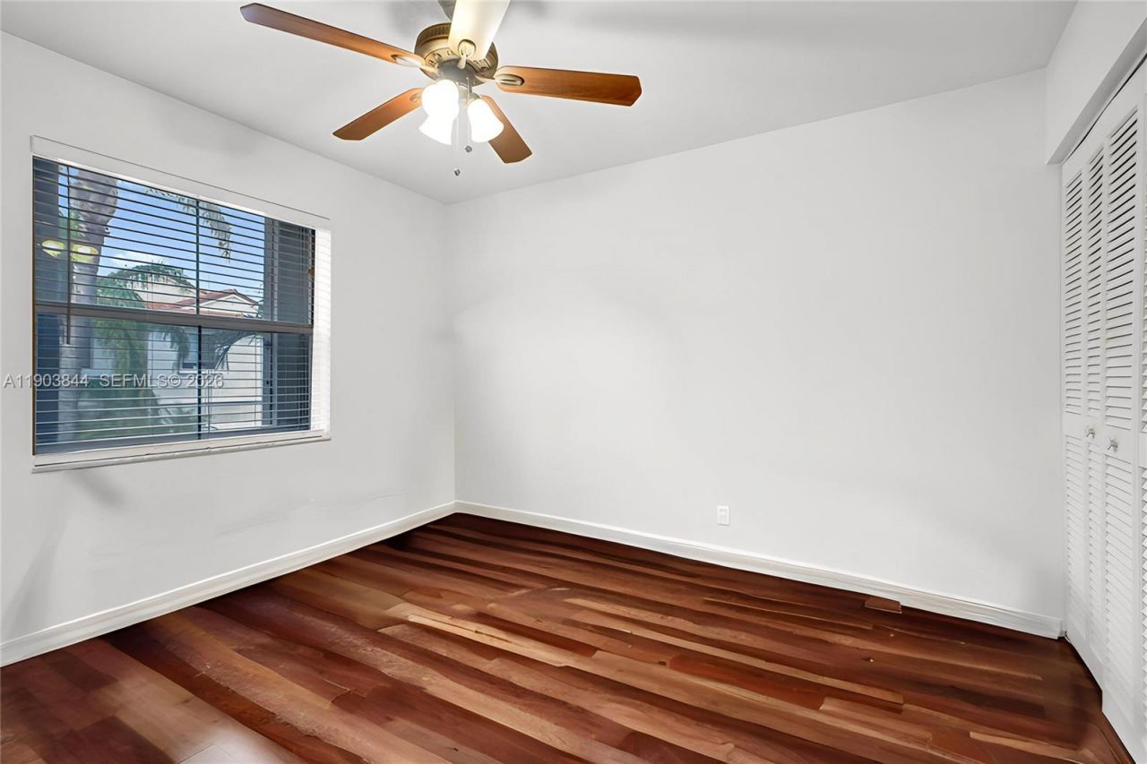 1046 Satinleaf St, Hollywood, FL 33019 Photo