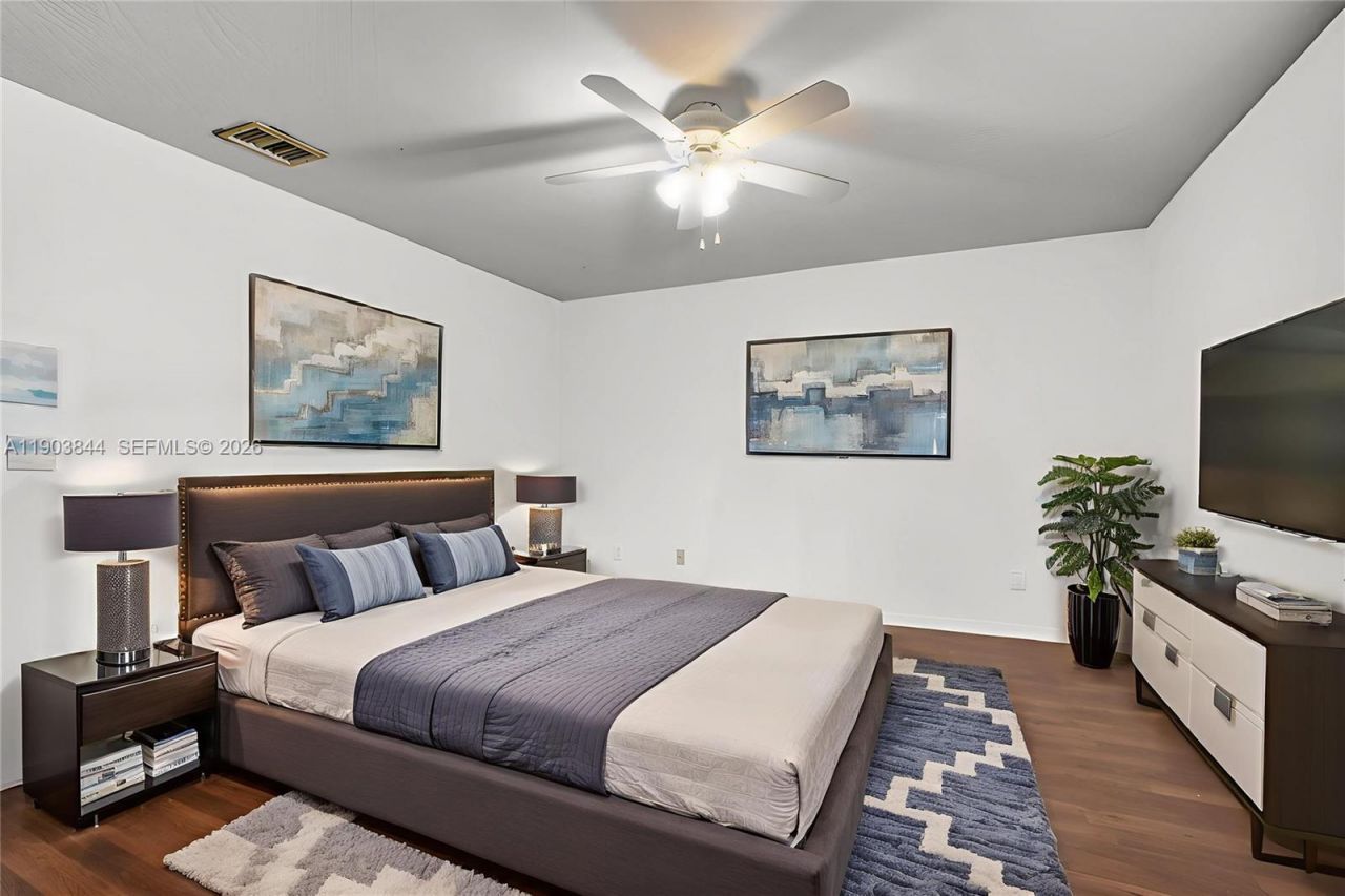 1046 Satinleaf St, Hollywood, FL 33019 Photo