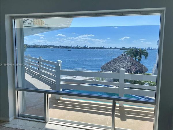 2700 NE 135th St, Unit 48, North Miami, FL 33181