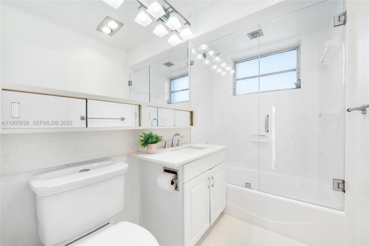 2700 NE 135th St, Unit 48, North Miami, FL 33181 Photo