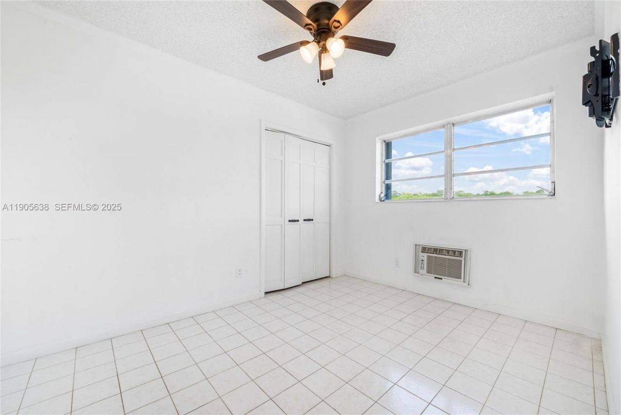 2700 NE 135th St, Unit 48, North Miami, FL 33181 Photo