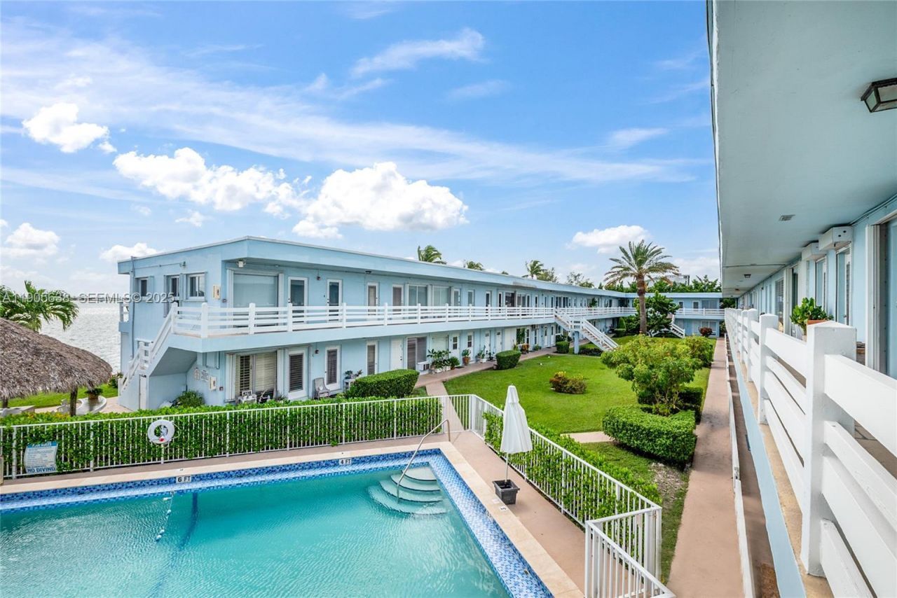 2700 NE 135th St, Unit 48, North Miami, FL 33181 Photo