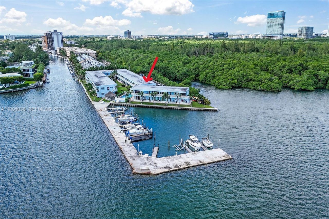 2700 NE 135th St, Unit 48, North Miami, FL 33181 Photo