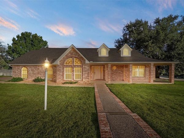 306 Baker Lane, Robinson, TX 76706
