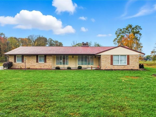 1515 Braceville Robinson Road, Southington, OH 44470