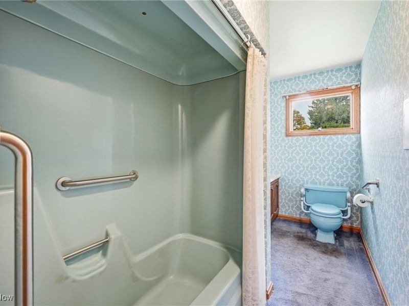 1515 Braceville Robinson Road, Southington, OH 44470 Photo 17