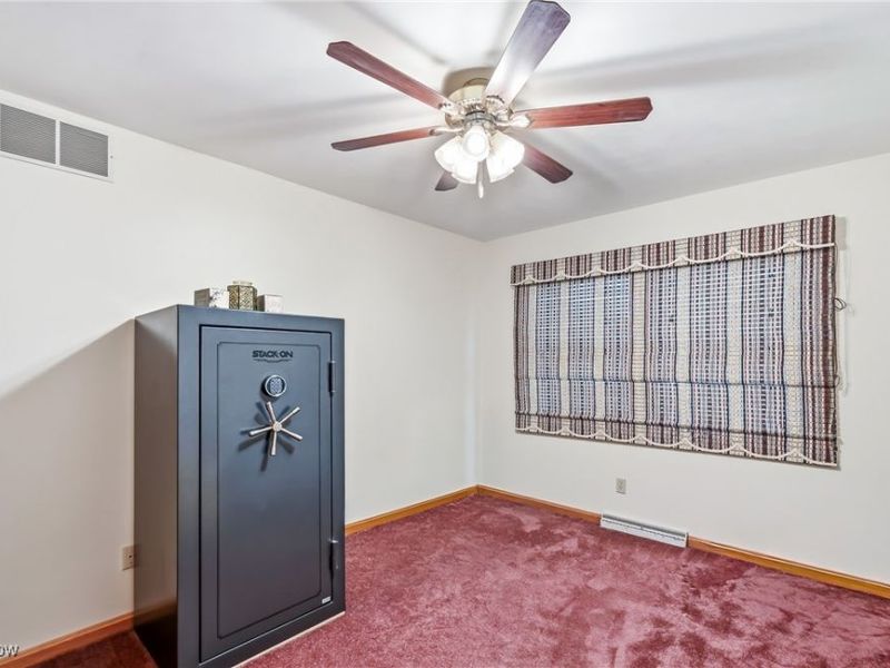 1515 Braceville Robinson Road, Southington, OH 44470 Photo 19