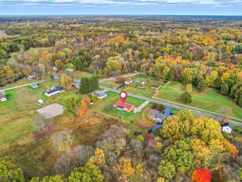 1515 Braceville Robinson Road, Southington, OH 44470 Photo 3