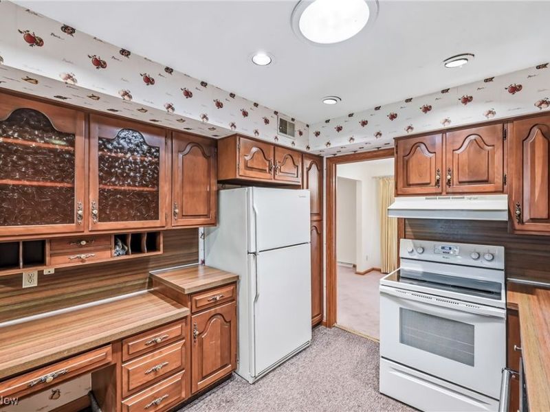 1515 Braceville Robinson Road, Southington, OH 44470 Photo 4