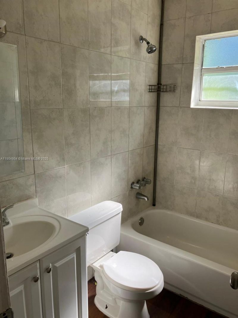 2835 NW 22nd Ave, Miami, FL 33142 Photo