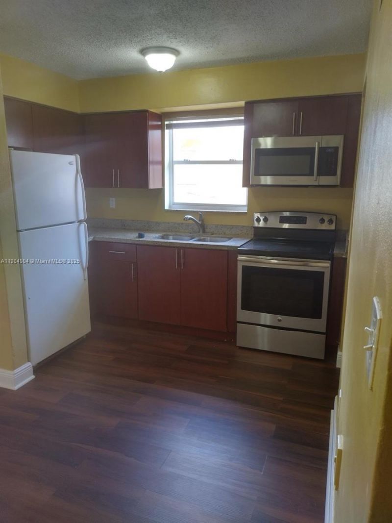 2835 NW 22nd Ave, Miami, FL 33142 Photo