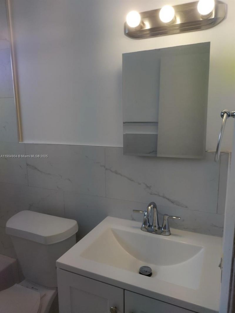 2835 NW 22nd Ave, Miami, FL 33142 Photo