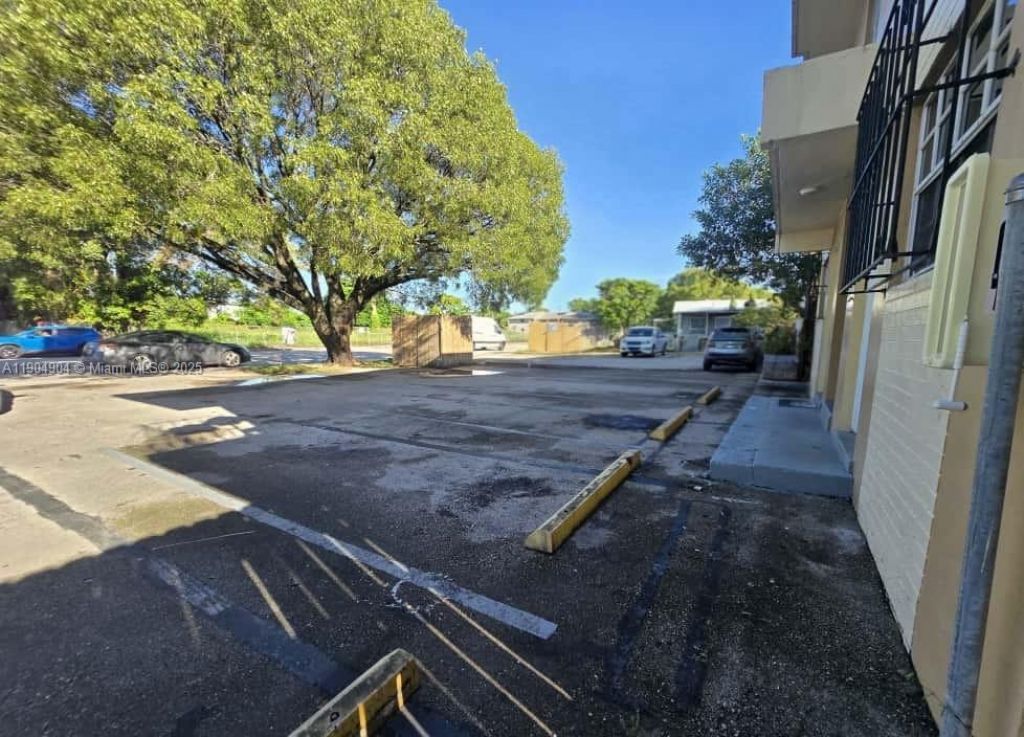 2835 NW 22nd Ave, Miami, FL 33142 Photo