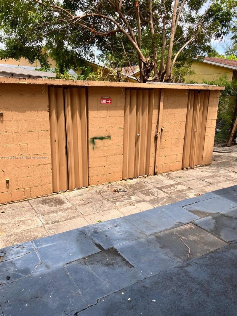 2835 NW 22nd Ave, Miami, FL 33142 Photo