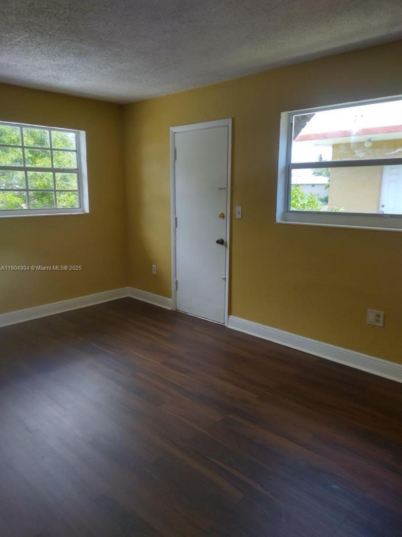 2835 NW 22nd Ave, Miami, FL 33142 Photo