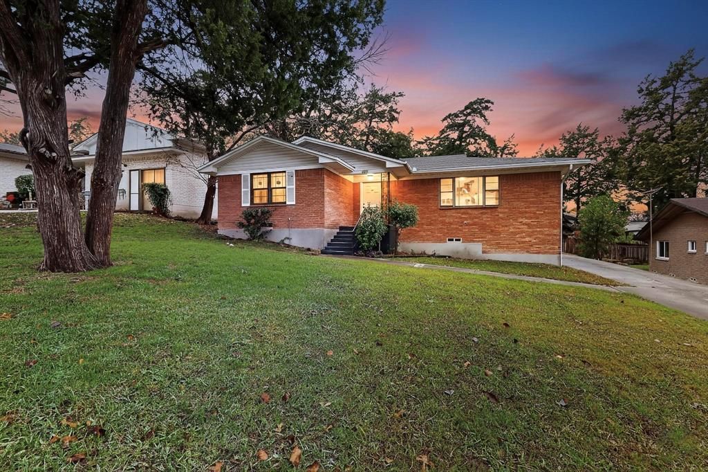 5447 Singing Hills Drive, Dallas, TX 75241 Main Photo