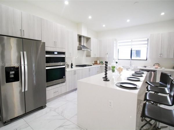 4335 NW 81st Ave, Doral, FL 33166