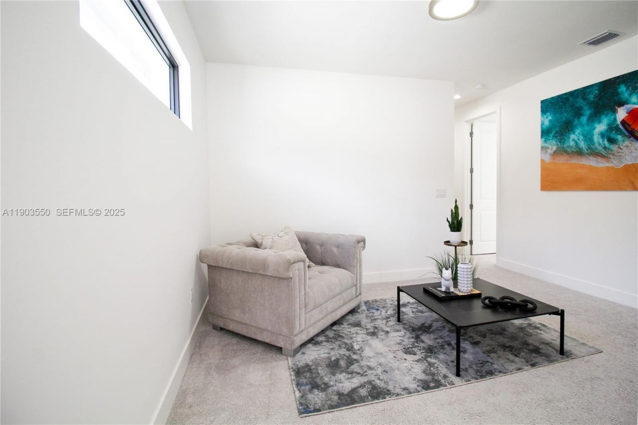 4335 NW 81st Ave, Doral, FL 33166 Photo