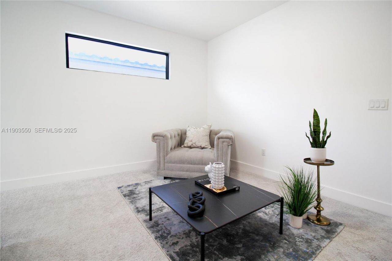 4335 NW 81st Ave, Doral, FL 33166 Photo