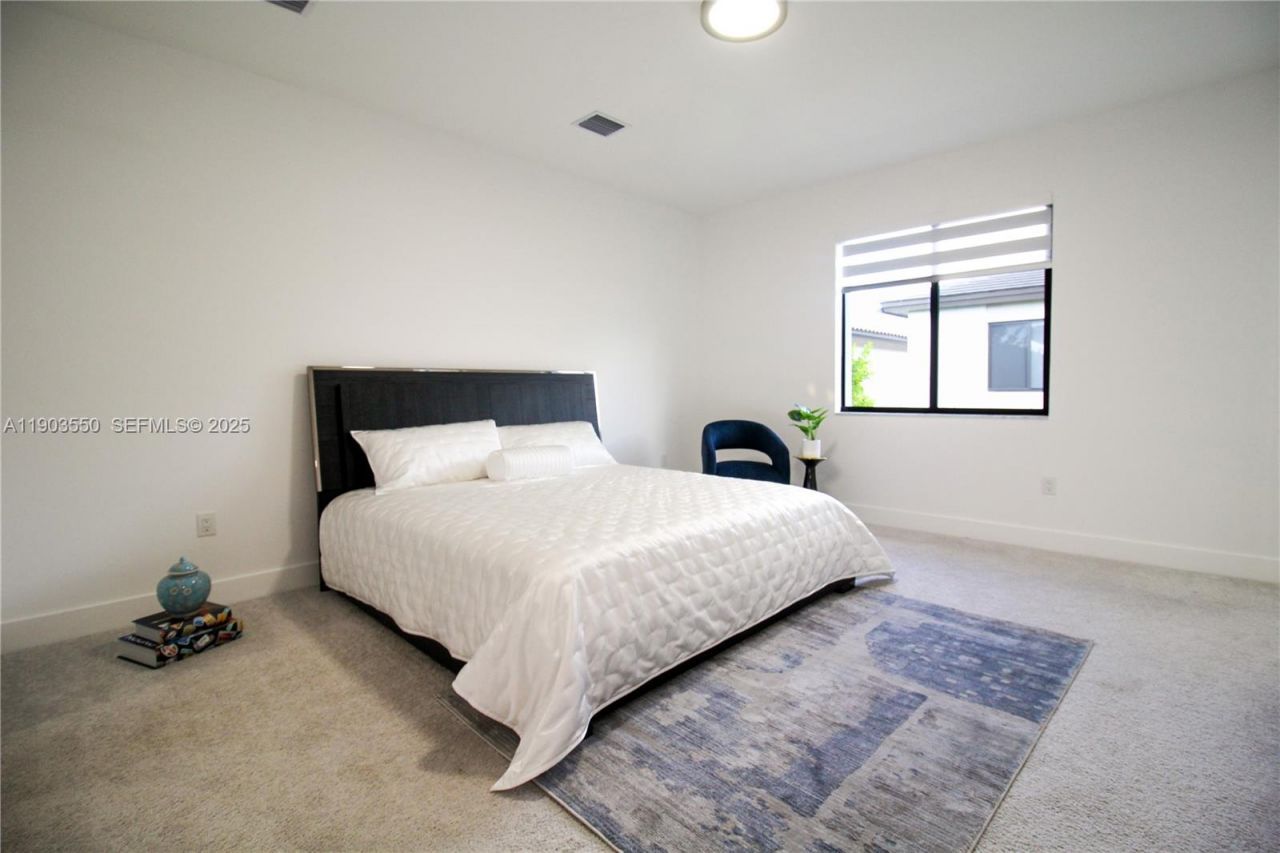 4335 NW 81st Ave, Doral, FL 33166 Photo