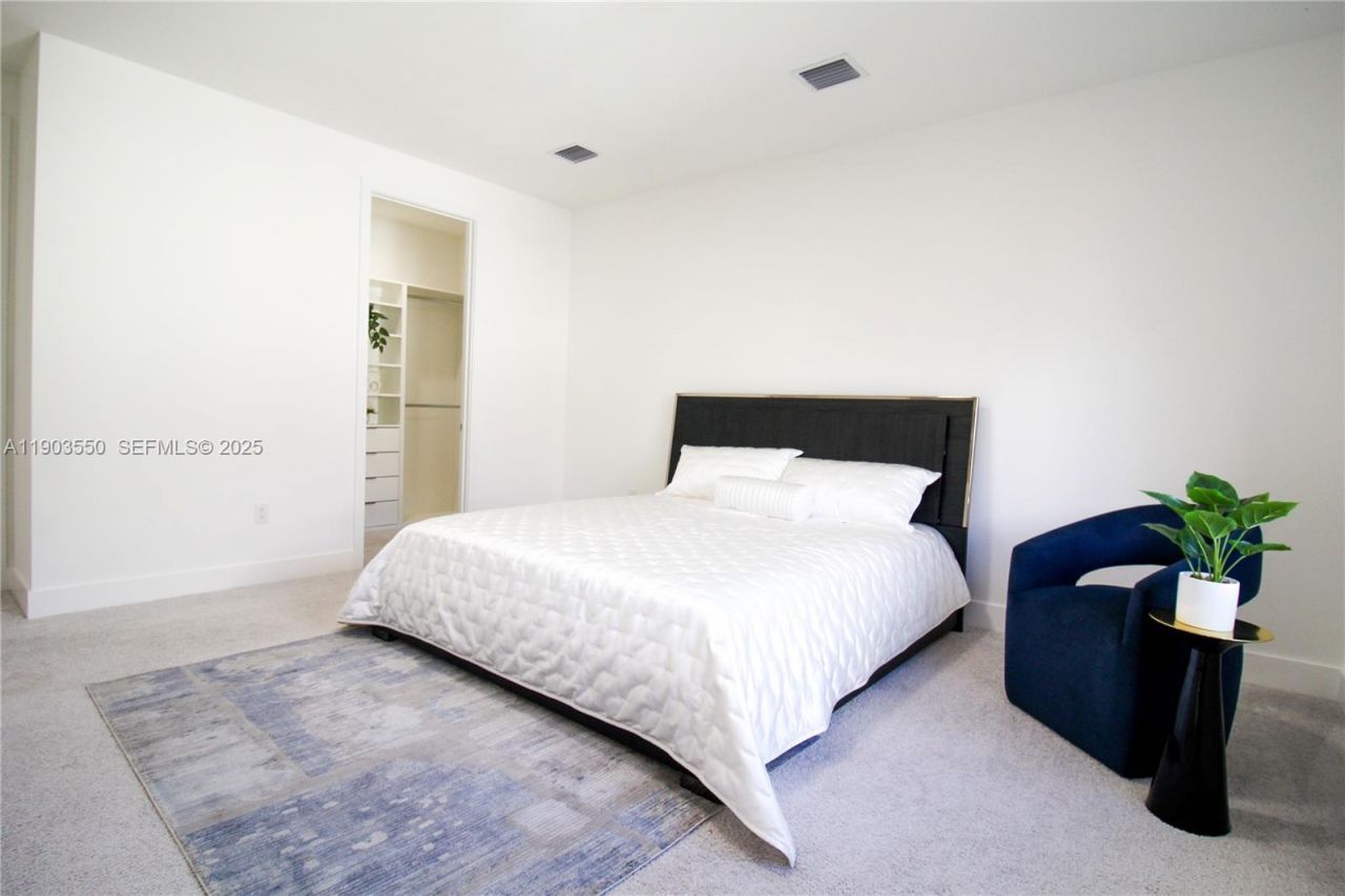 4335 NW 81st Ave, Doral, FL 33166 Photo