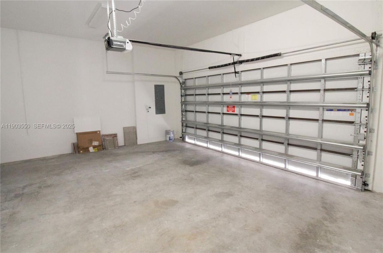 4335 NW 81st Ave, Doral, FL 33166 Photo