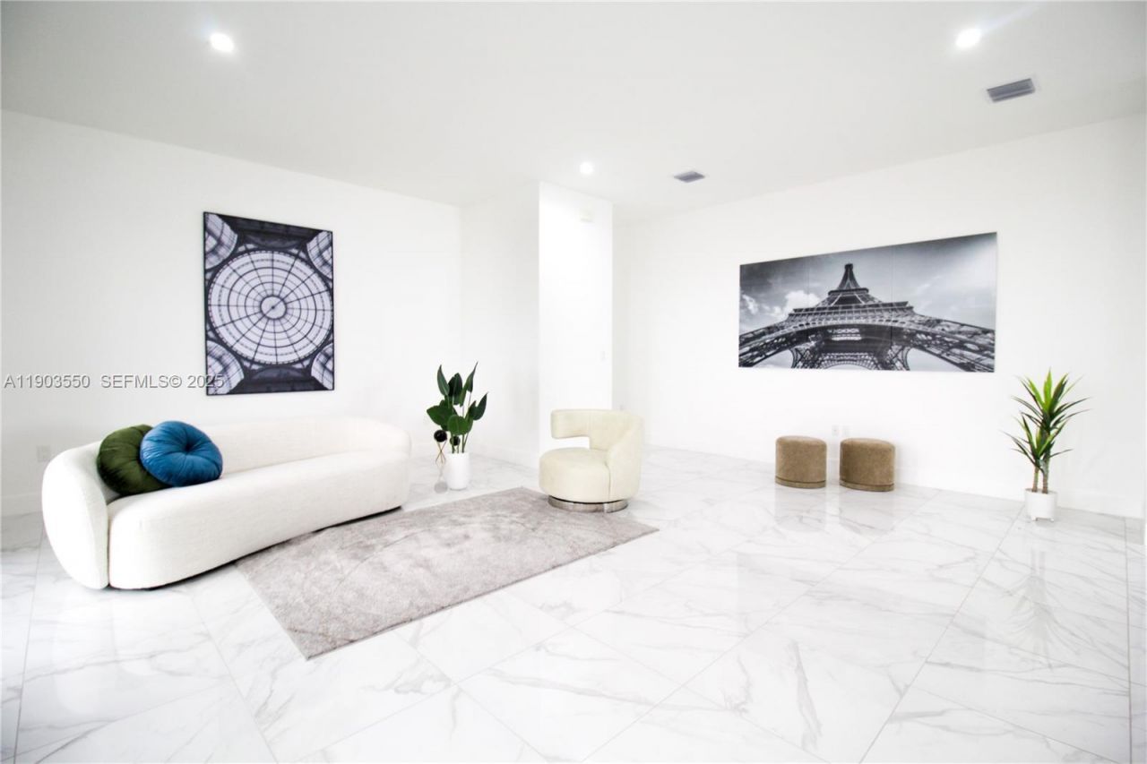 4335 NW 81st Ave, Doral, FL 33166 Photo