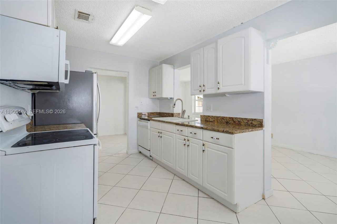 1005 SW 18th St, Boynton Beach, FL 33426 Photo