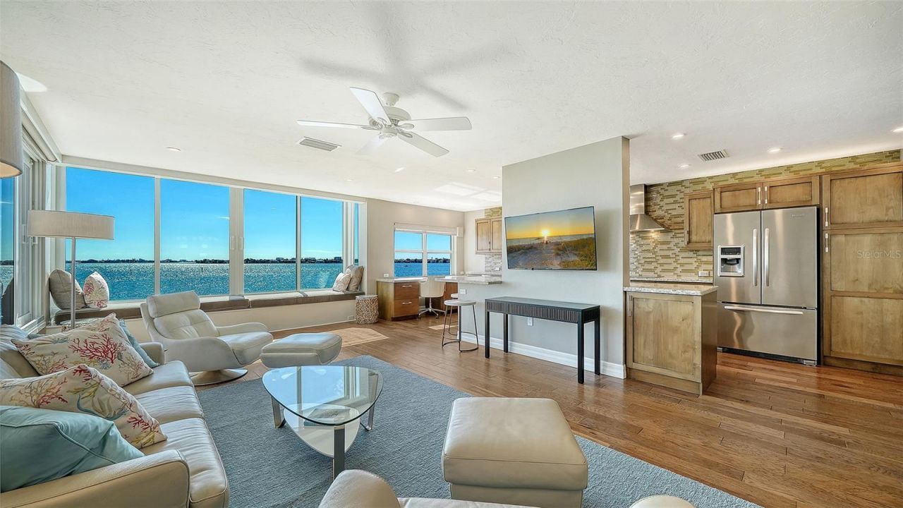 400 Golden Gate Point, Unit 31, Sarasota, FL 34236 Photo