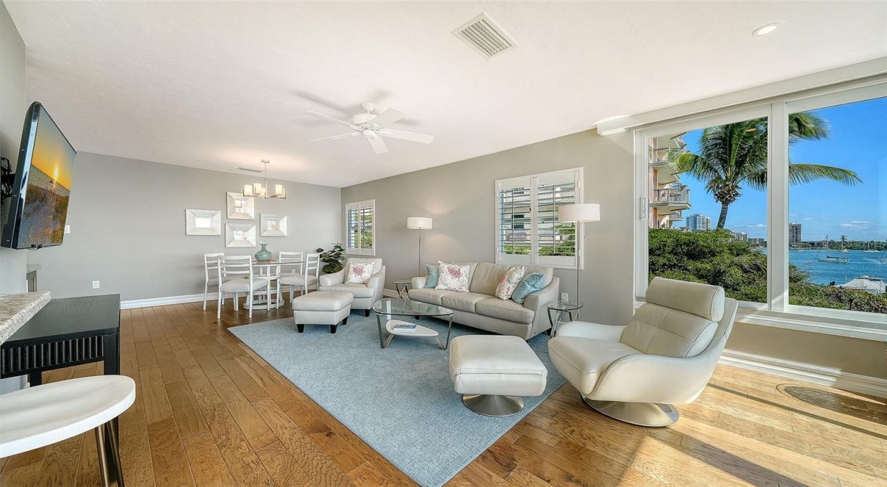 400 Golden Gate Point, Unit 31, Sarasota, FL 34236 Photo