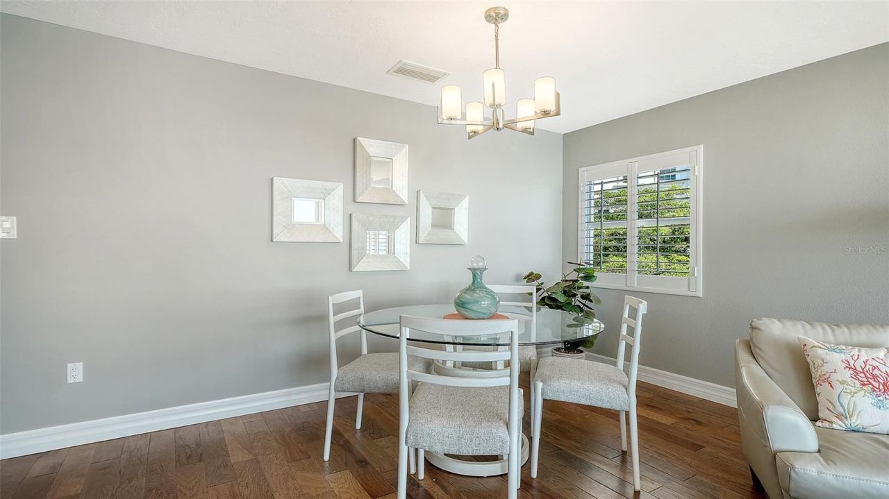 400 Golden Gate Point, Unit 31, Sarasota, FL 34236 Photo